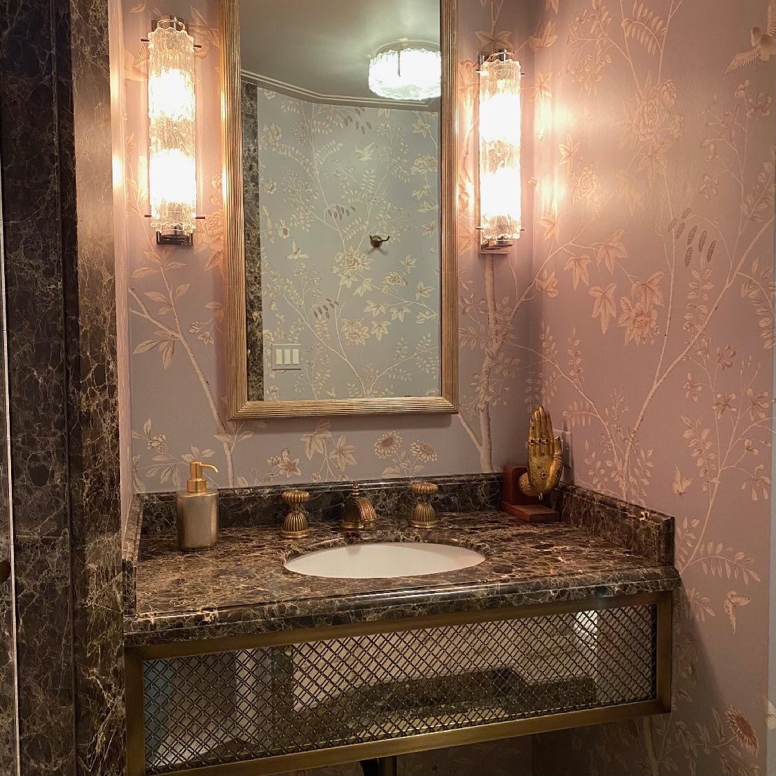 Powder Room from our Park Ave project @christianricciarchitecture #buzzkelly #buzzkellyinteriors