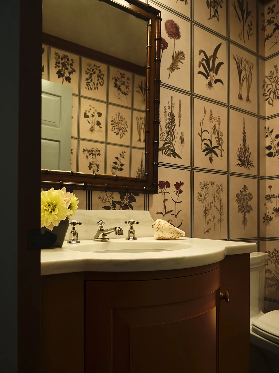 ARCT_20250924_RAMSA_CapeCod_Powder_Room_001.jpg