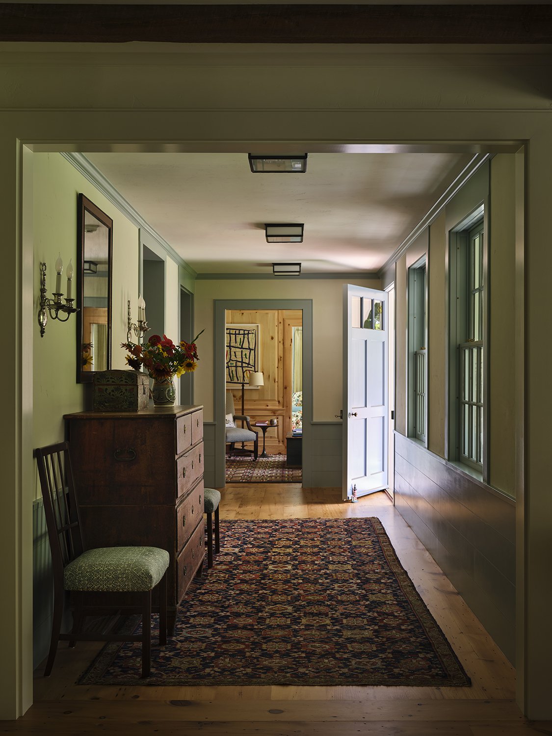 ARCT_20250922_FrankFrances_RAMSA_CapeCod_Entry_Hallway_001.jpg