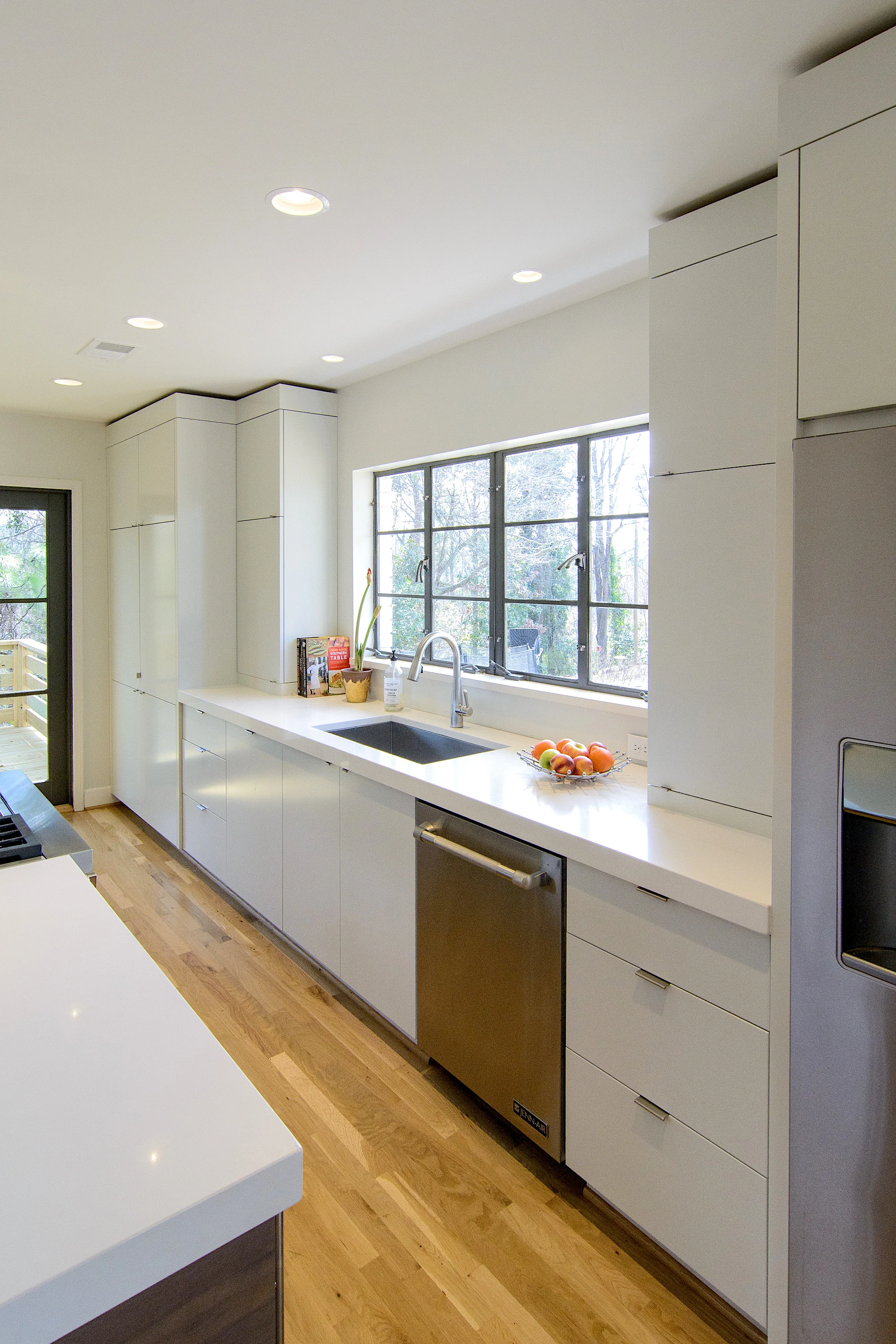 contemporary kitchen 3.jpeg