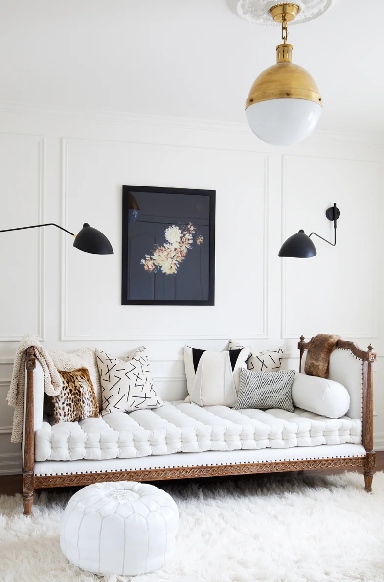 Daybed&Flowers_2.jpg