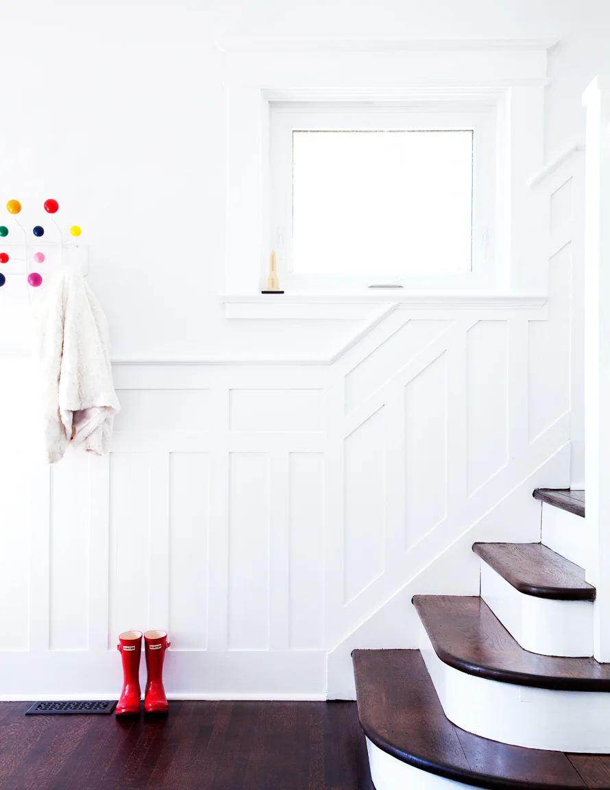 EntranceHooksStairs2.jpg