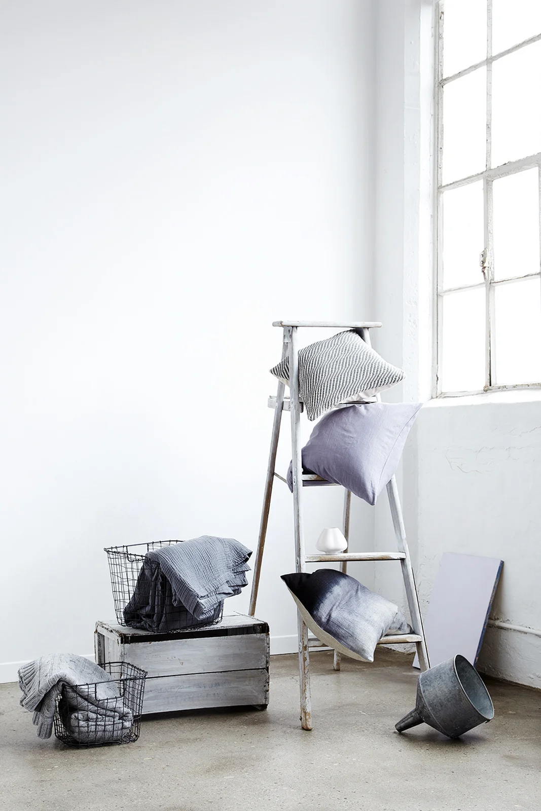 PillowsOnLadder18.jpg