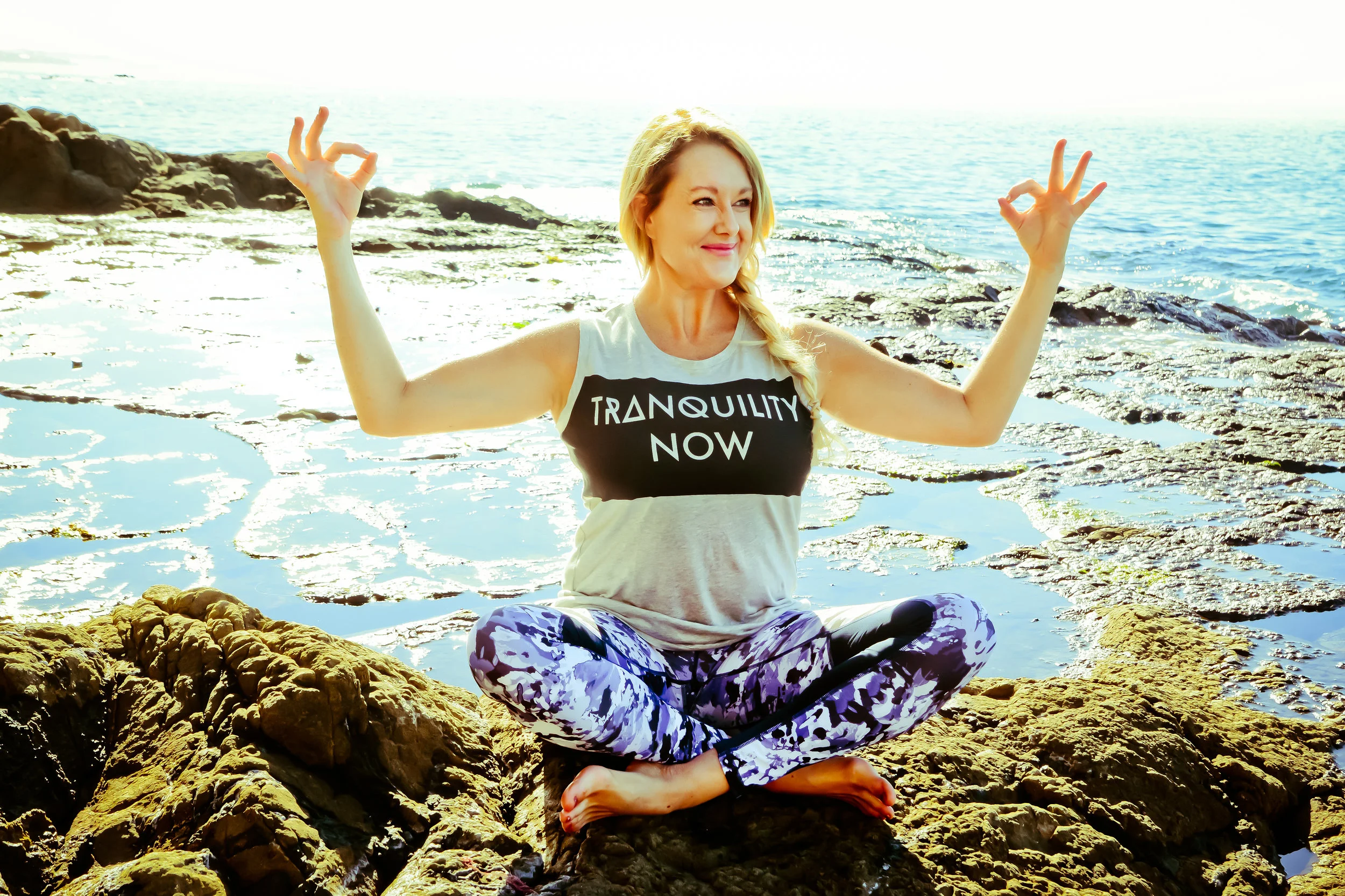 OUTFIT GIFTED BY LUCY ACTIVEWEAR --> BRAND NEW SPRING 2017 STUDIO HATHA LEGGING & GRAPHIC TANK-TRANQUILITY NOW