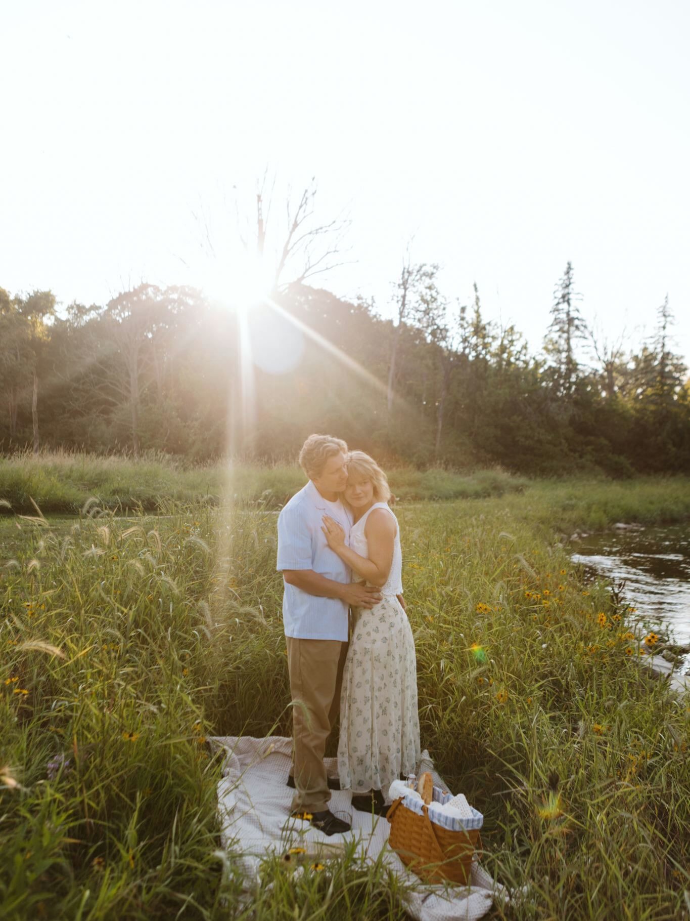 The evening sun will be gone too soon. Looking back on all the sweet sweet summertime sessions ✨