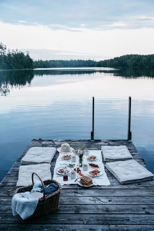 Go somewhere beautiful and different, have fun figuring out where your finances are at. It'll honestly become one of the things you look forward to during the week.
