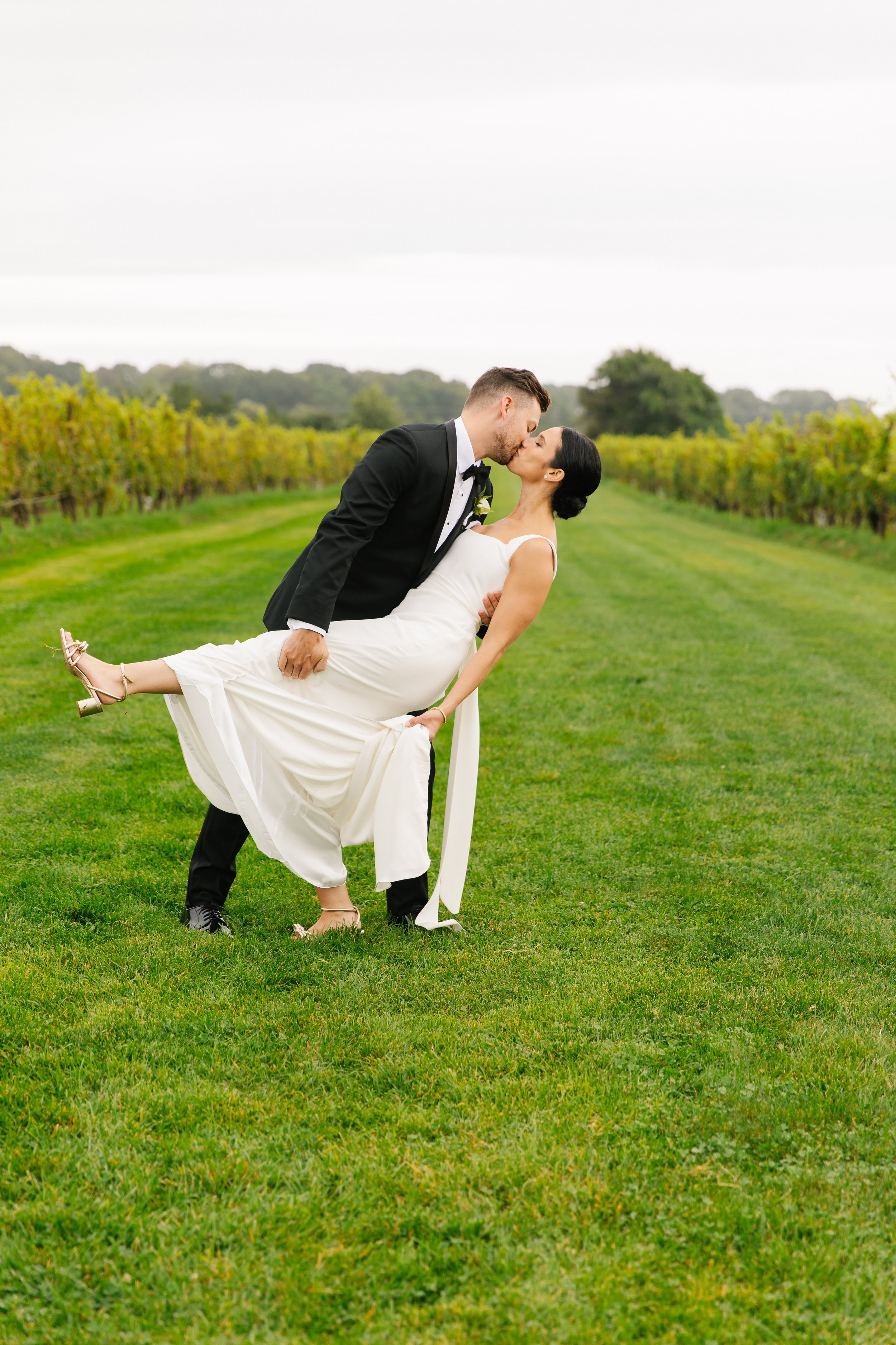 Tim-Emily-Wedding-Saltwater Farm Vineyard-CT-522.jpg