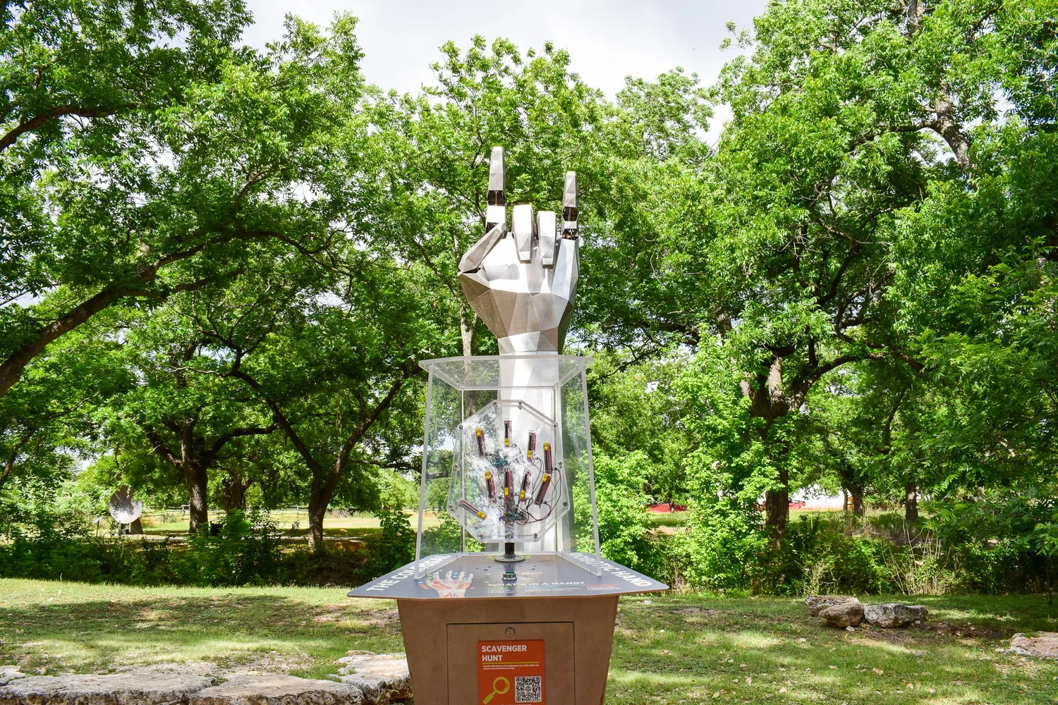 Colossal Robotic Hand — Science Mill