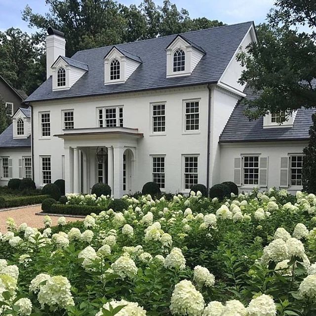 This stunning white home, designed by @robertdnorris and featured in @betterhomesandgardens is the perfect push we need on the Wednesday grind. #goals