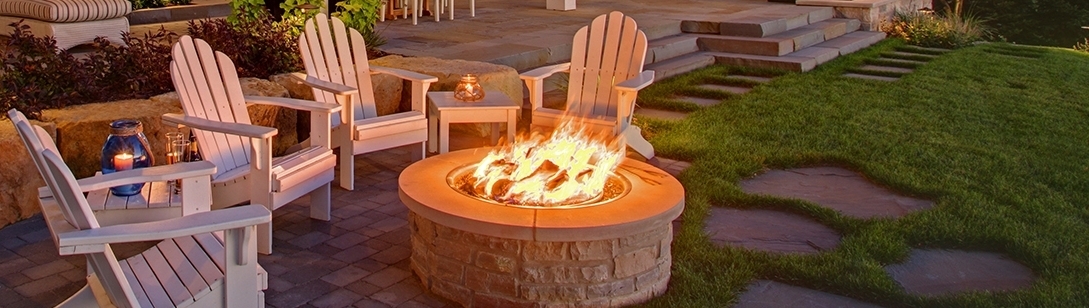 Mom's+Design+Build+-+Lake+Minnetonka+backyard+fireplace+natural+stone+patio.jpeg