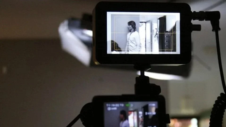 ON SET VIEWFINDER.jpg