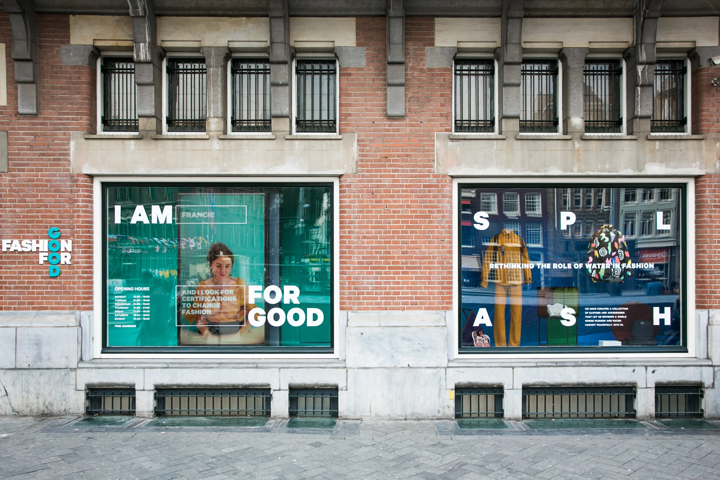 Facade windows-credits Presstigieux.jpg