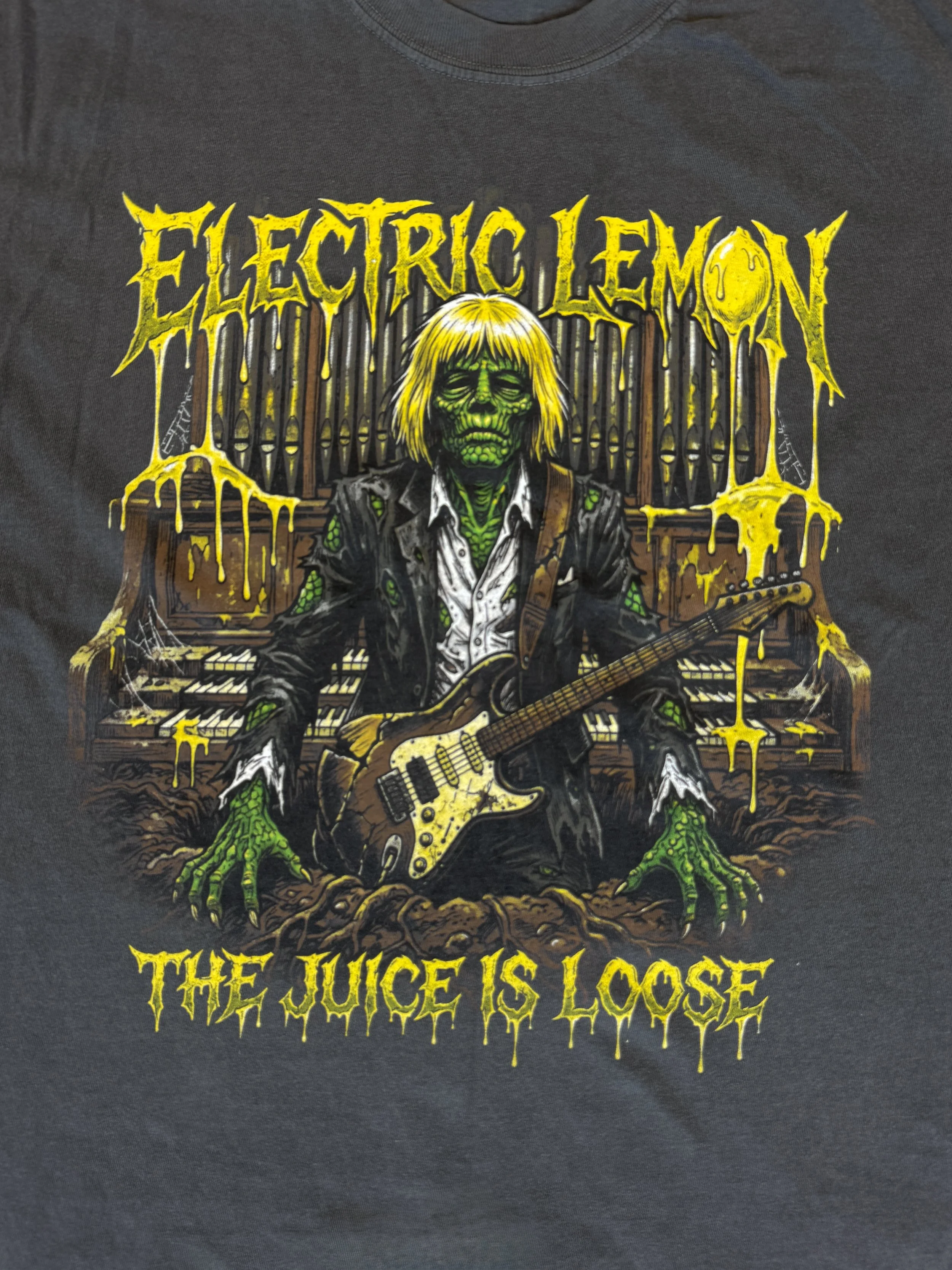 Juice is Loose Electric Lemon Logo Close Up.jpg
