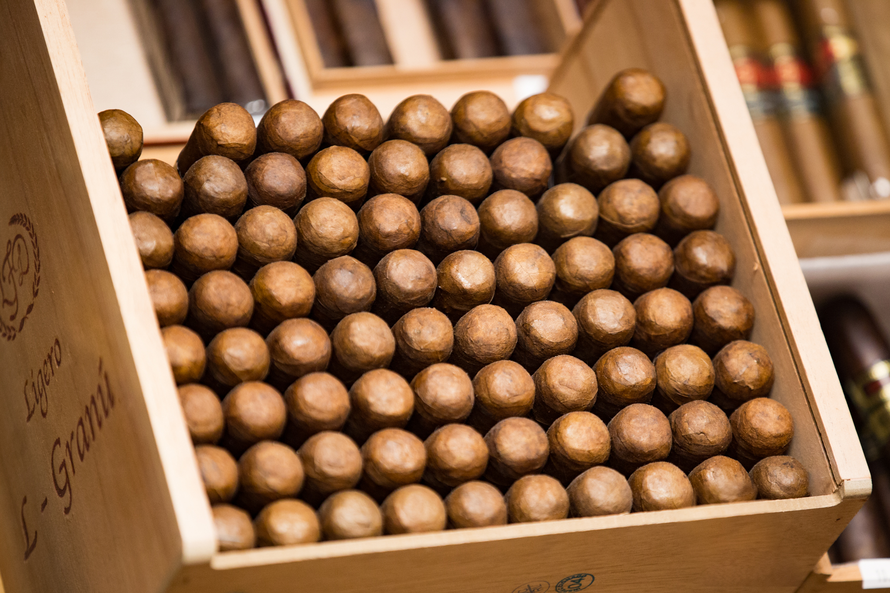 Beehive Cigars 21.jpg