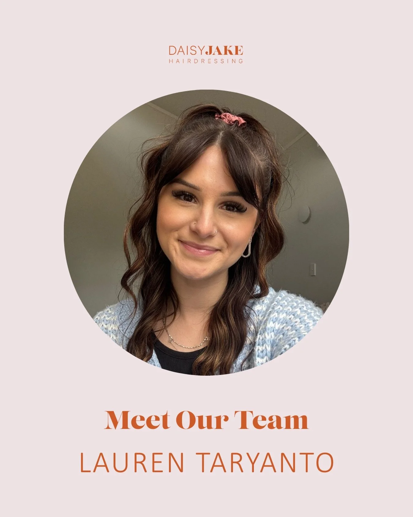 Say hello to Lauren 🤍

After moving to New Zealand at 13, Lauren discovered her love for hairdressing and knew early on it was where she wanted to be. She began her hairdressing journey at 17 and has been building her skills, confidence, and passion