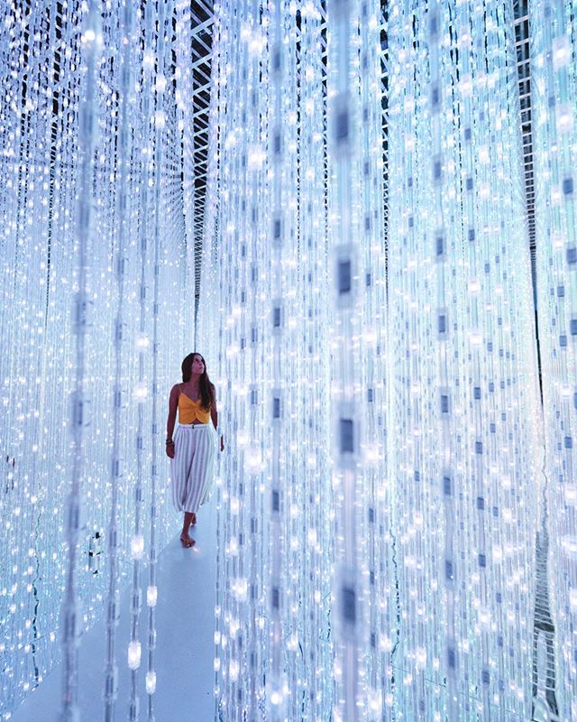 While in Singapore @andreitalevin and I had a chance to explore Future World at the @artsciencemuseumsg .
This exhibit was called Space and absolutely lived up to its name. Who would you wanna explore this place with? Tag them in the comments!
