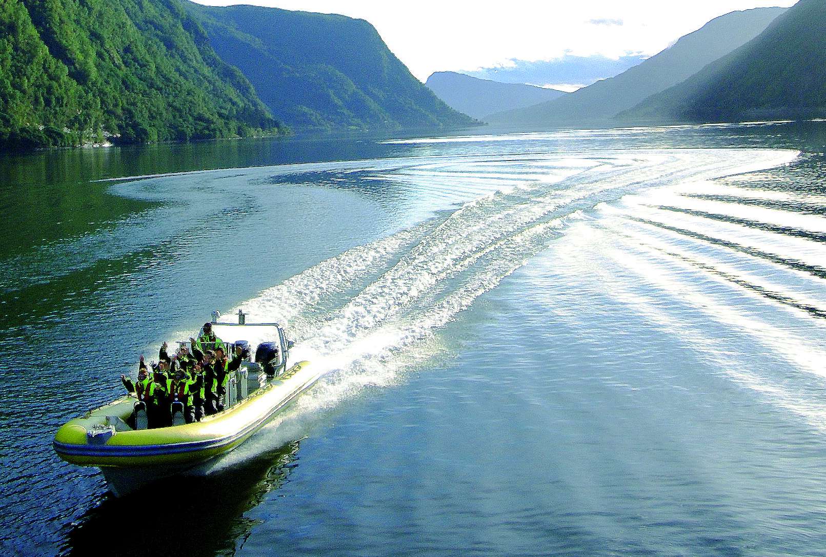 Fjord Adventure - Sognefjordbrosjyren2015.jpg