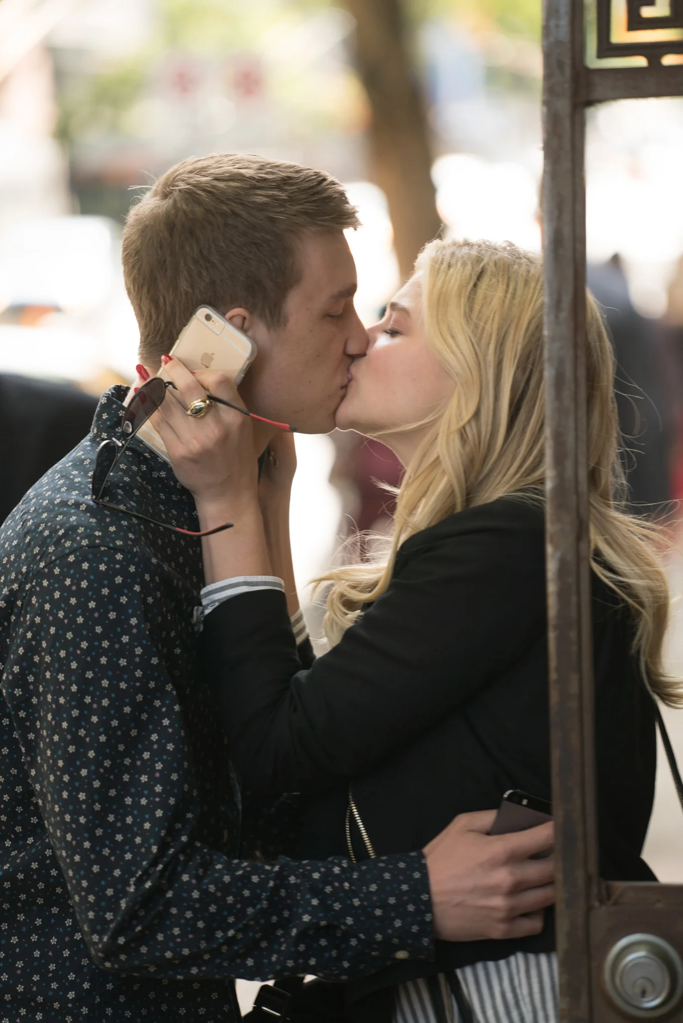Thomas Mann and Chloe Grace Moretz in Brain on Fire, Pioneer Films
