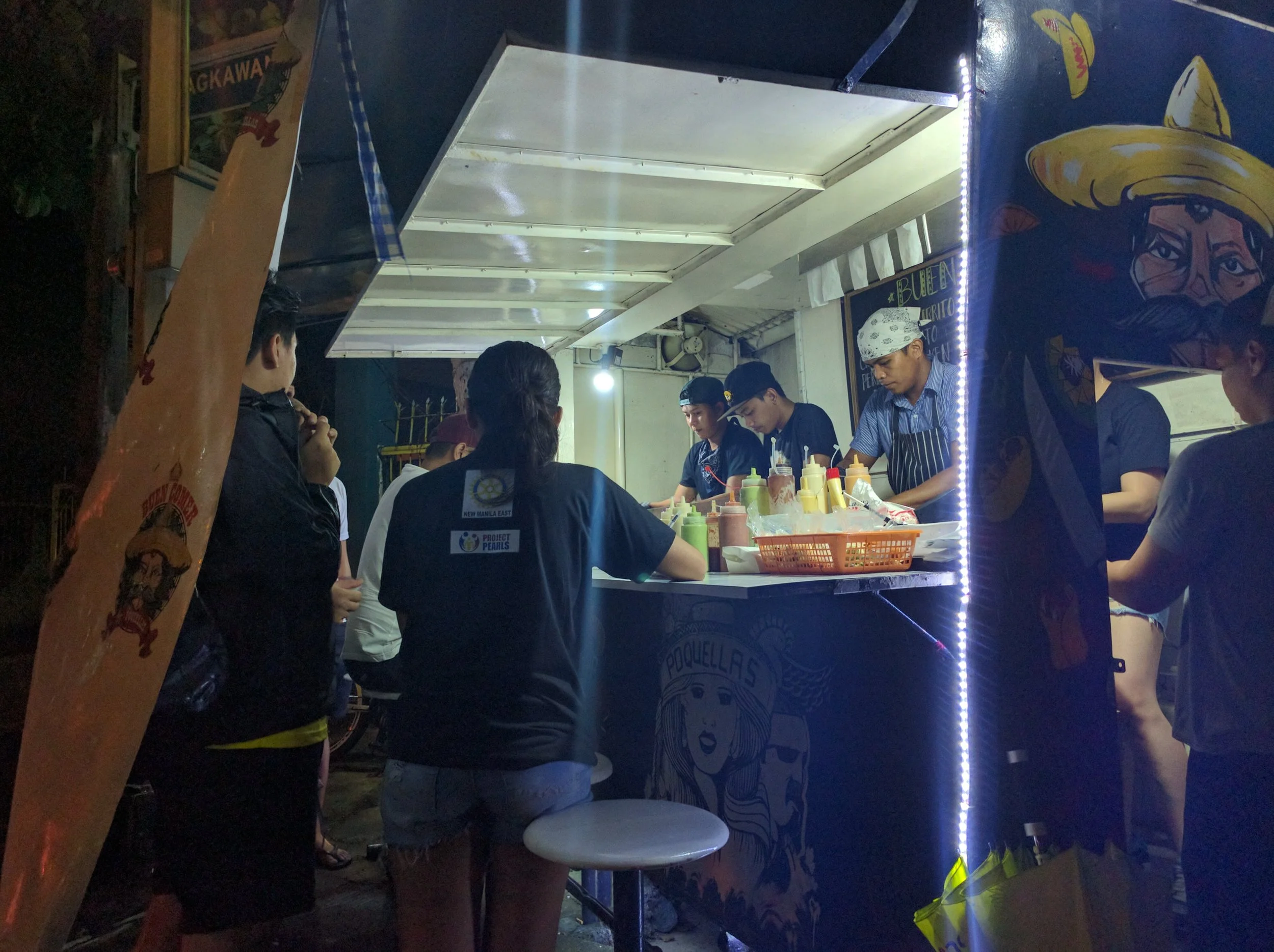 Buen Comer on a busy night