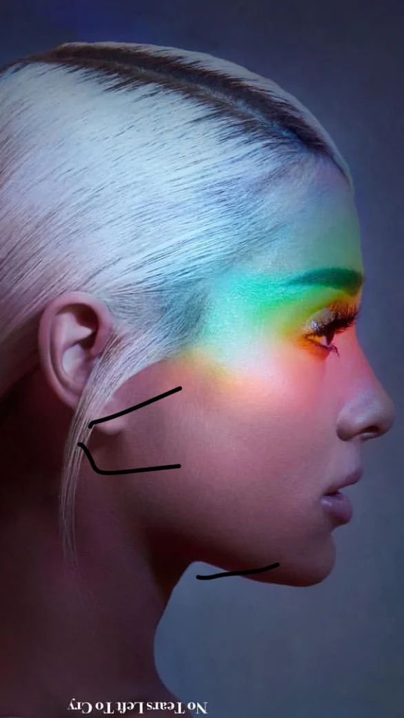 Ariana Grande is Tempting Us to Go Silver