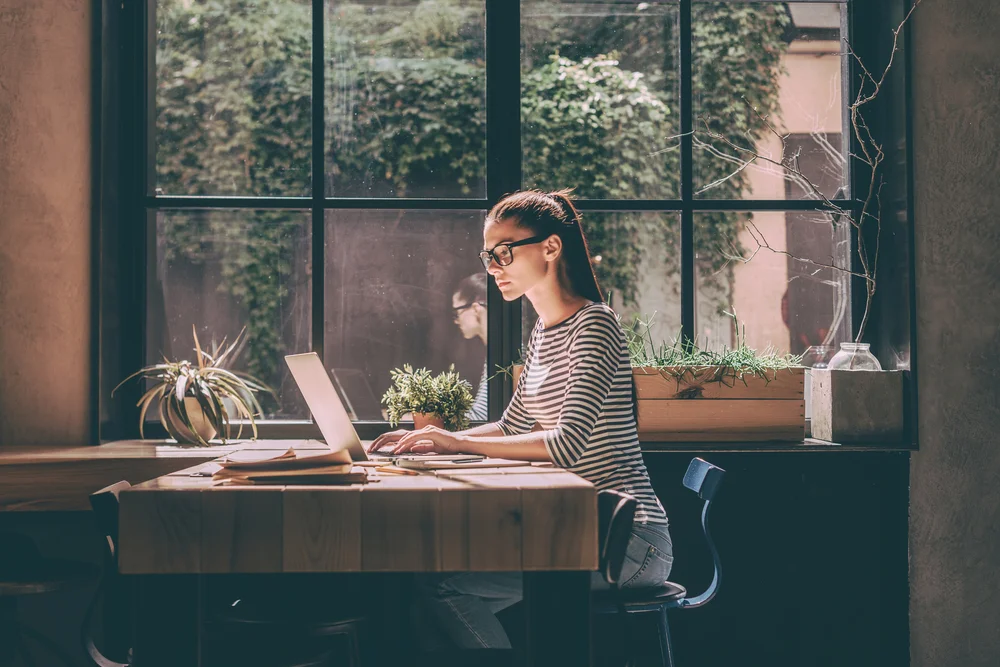 5 Self-Decluttering Tips to Improve Your Work Efficiency