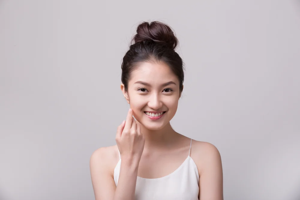 A 6-Step Easy Makeup Routine for a Barely There Look