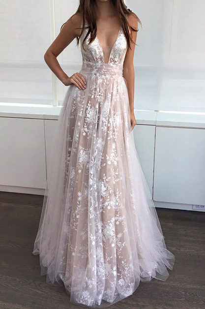 8 To-Die-For Evening Dresses You Could Totally Wear to Slay this -Ber Months