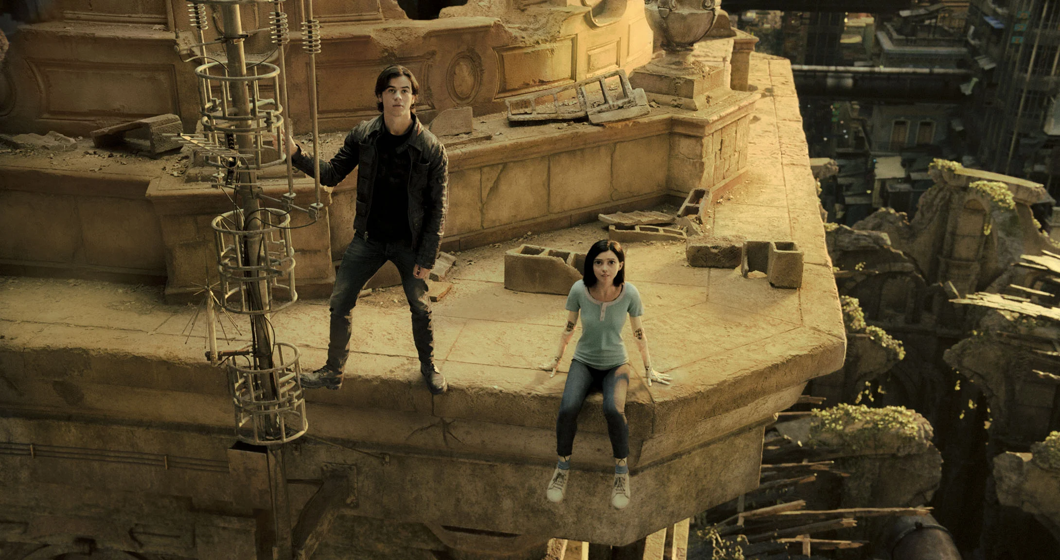 Keaan Johnson and Rosa Salazar as cyborg Alita.jpg