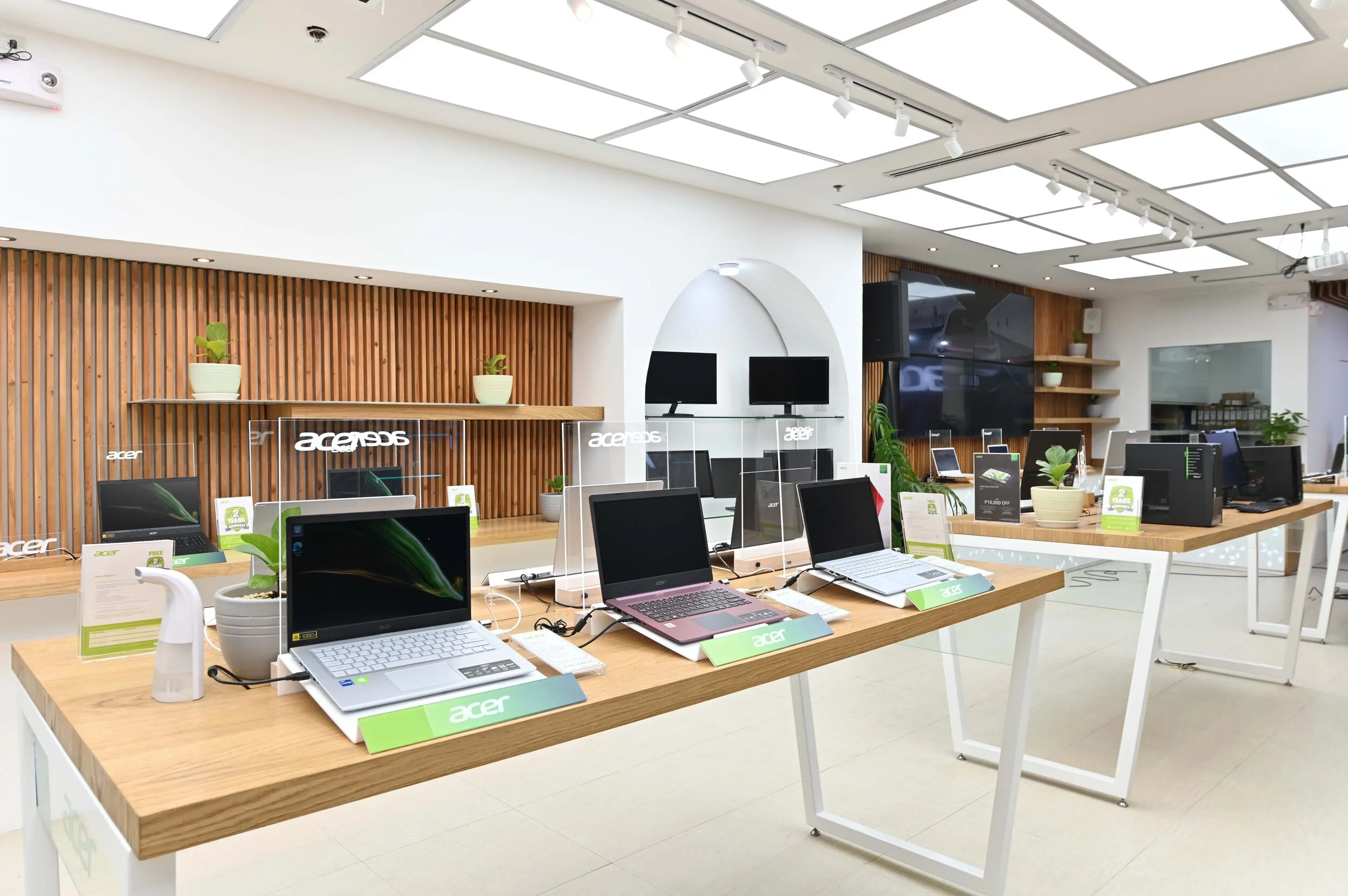 UPSIZE PH | Acer opens 1st flagship store in PH at SM Megamall Cyberzone
