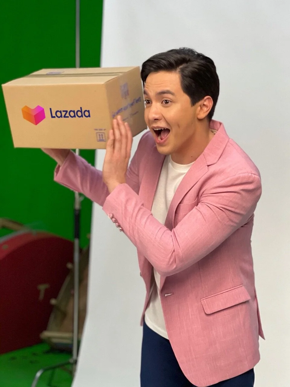 Lazada Welcomes New Ambassador Alden Richards   