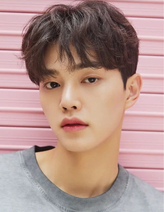 Spotted: Song Kang Wearing A New Lip Tint From Benefit 