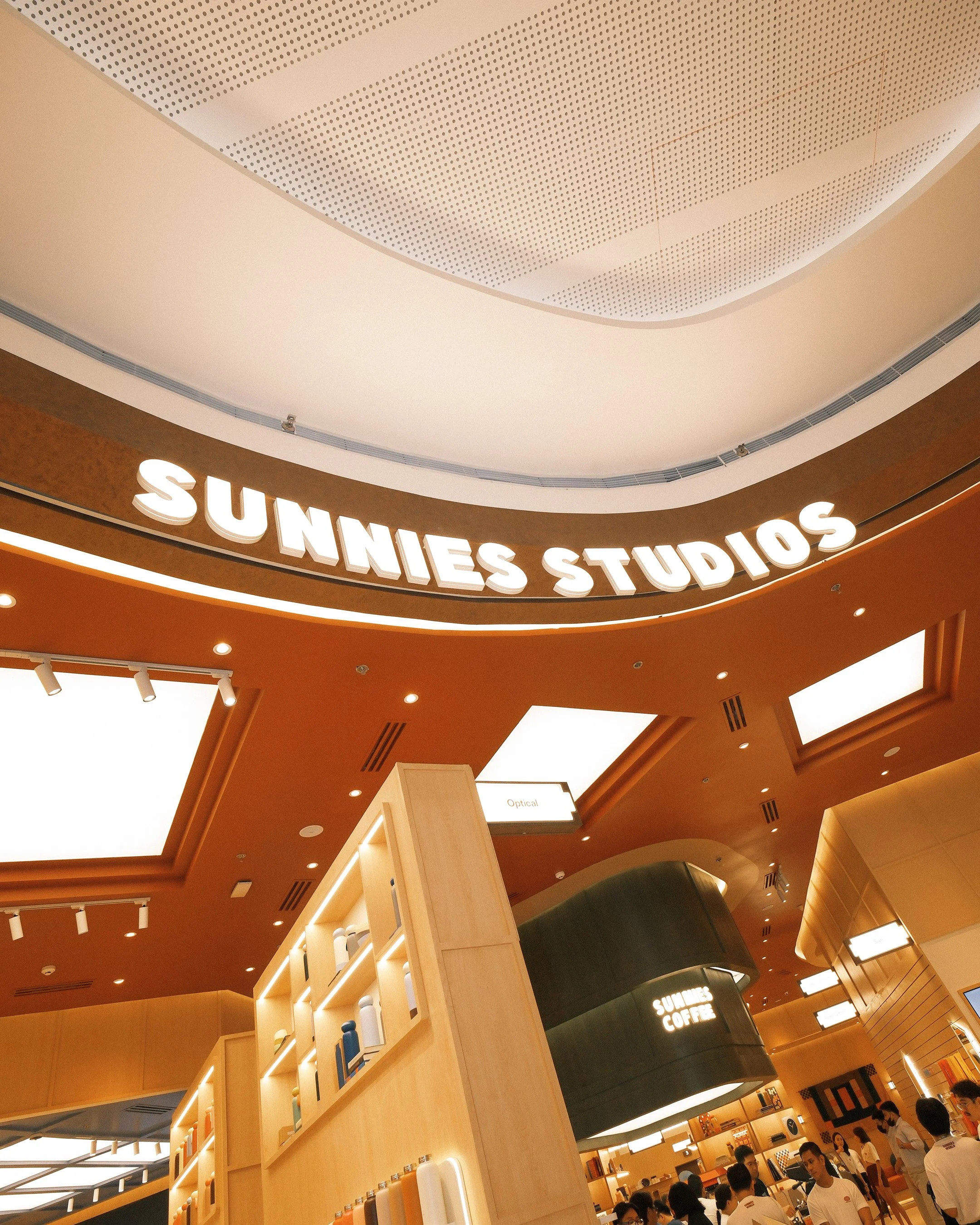 Sunnies World Opens Third Store At SM Mall Of Asia