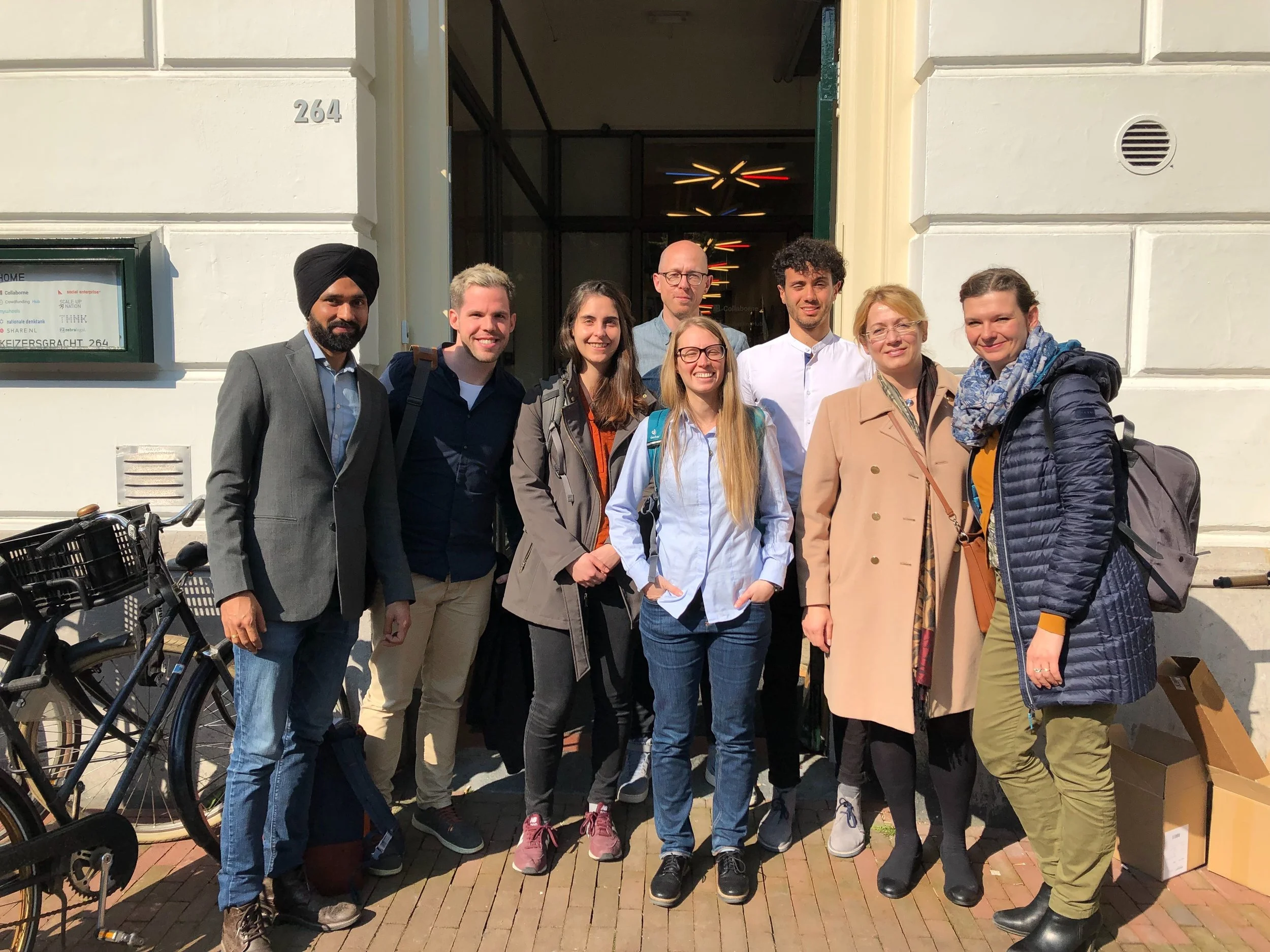 On the photo (left to right): Urban Sharing team: Jagdeep Singh, Steven Curtis, Ana María Arbeláez Vélez, Lucie Zvolska, Oksana Mont, Yuliya Voytenko Palgan and (the second row): Harmen van Sprang from ShareNL and Mattia Marini from Sharing Cities Alliance in front of their office.