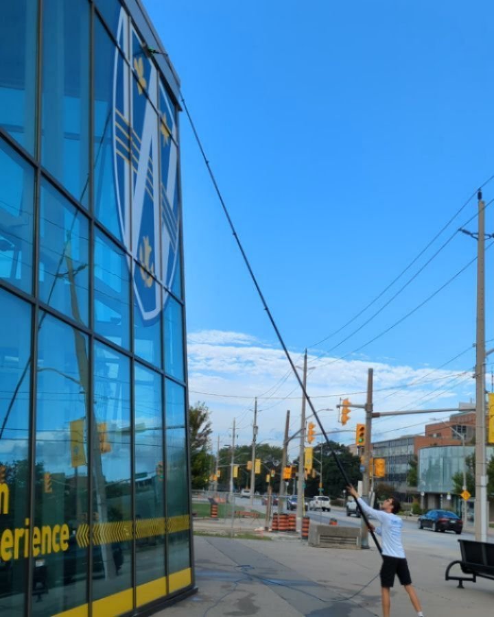 Working on some huge buildings out here in Windsor this week! 

#windsoressexcounty #windsorontario #yqg #yqgbusiness #windowcleaning