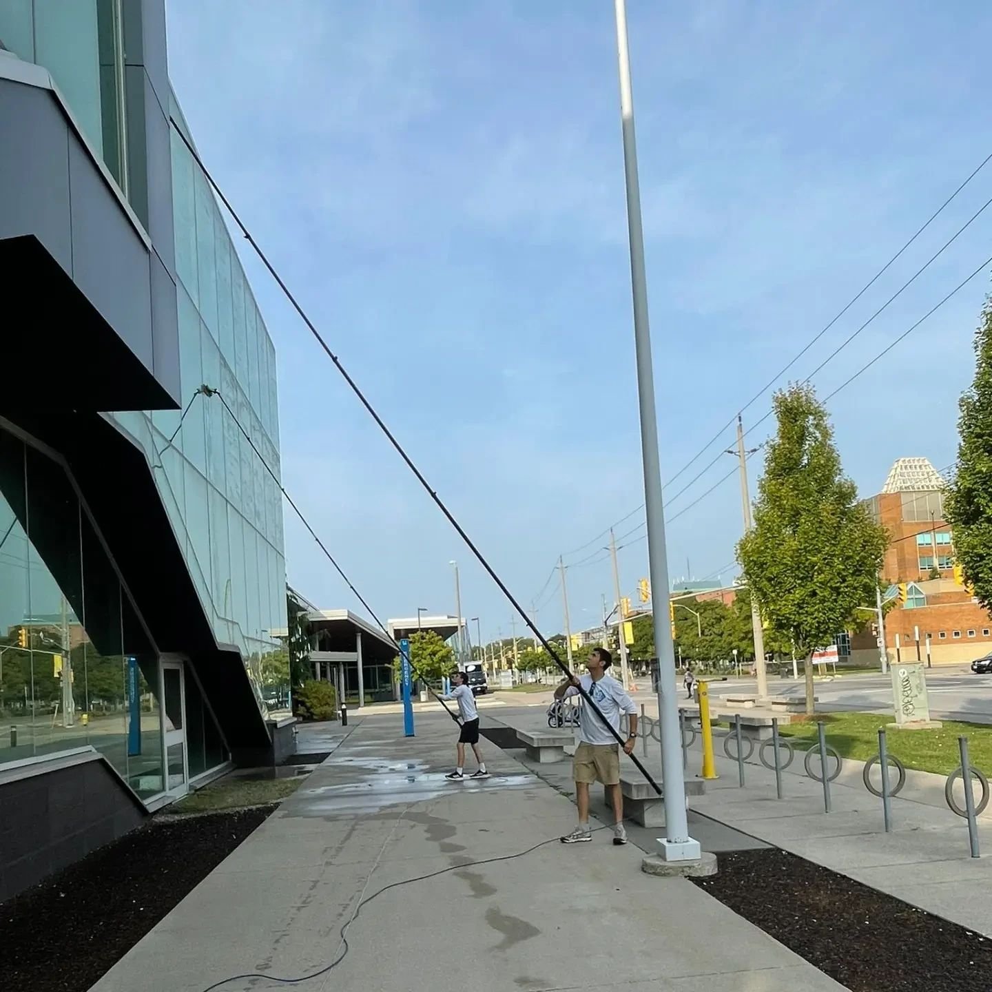 This was a big one but thank you to everyone who helped us get the job done yesterday!

#windowcleaning #windsoressexcounty #yqg #yqgbusiness
