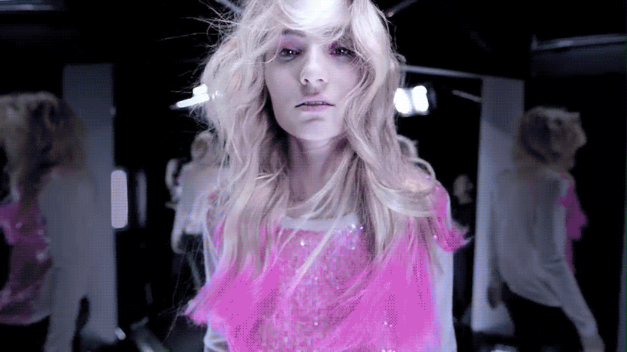 Stephan Boya is a fast moving luxury cashmere fashion label based in Hamburg. 