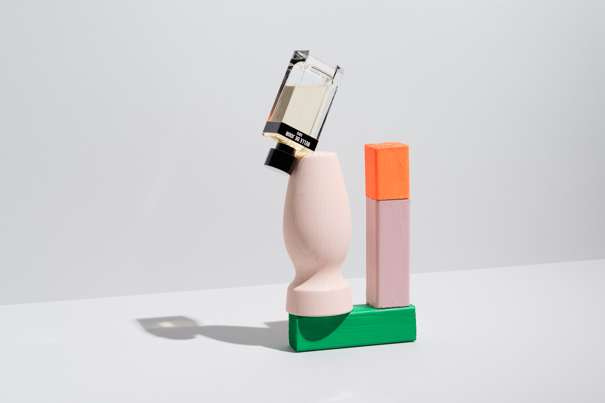 ... a sharp and unforgiving light brings out colors and materials.