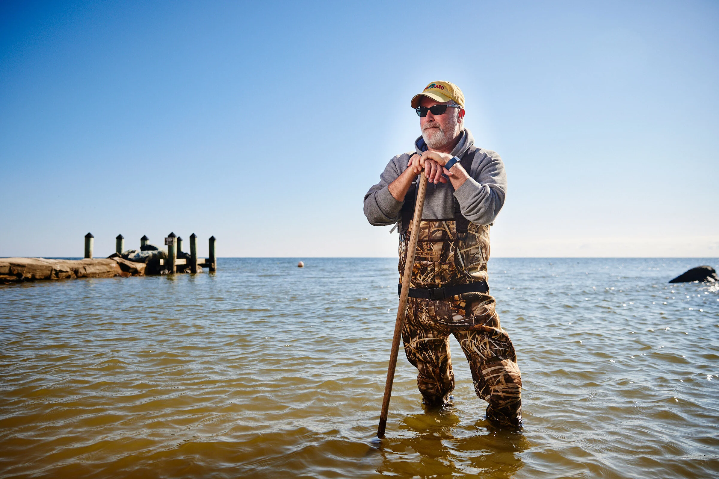  George Porterfield, fossil hunter, at Long Beach in St. Leonard, Maryland. I[©Matthew Rakola] 