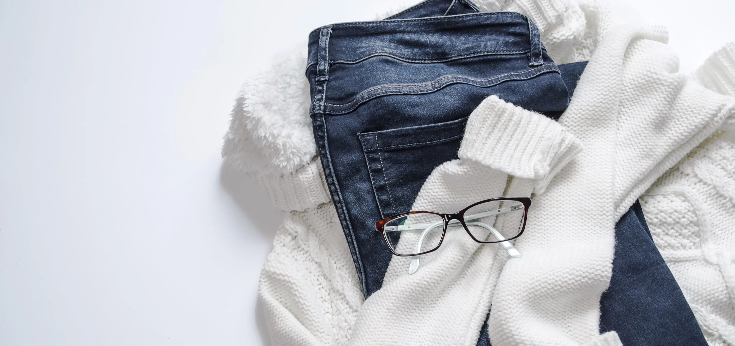 apparel-casual-clothes-934070.jpg