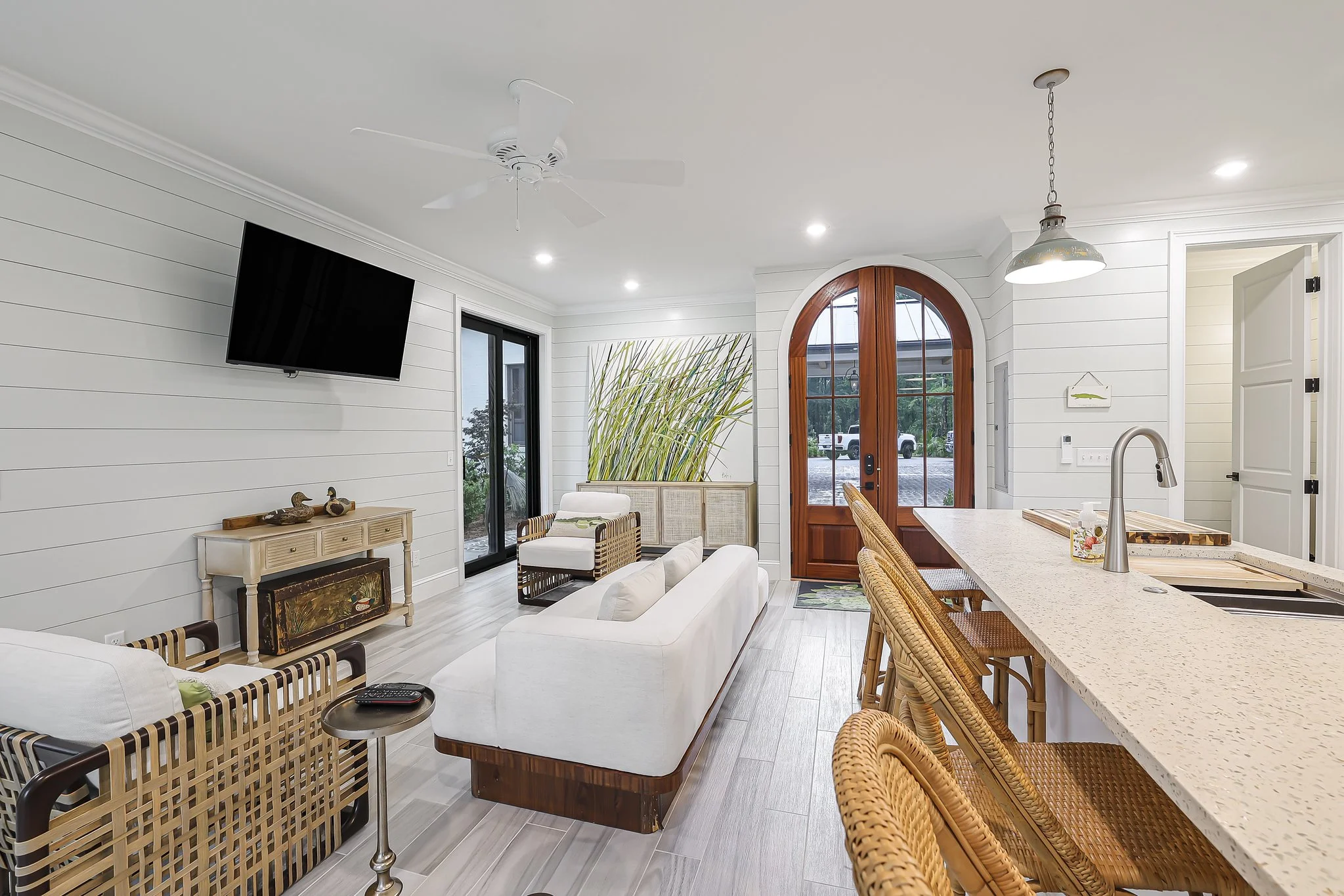 Mowry Living room 2.jpg