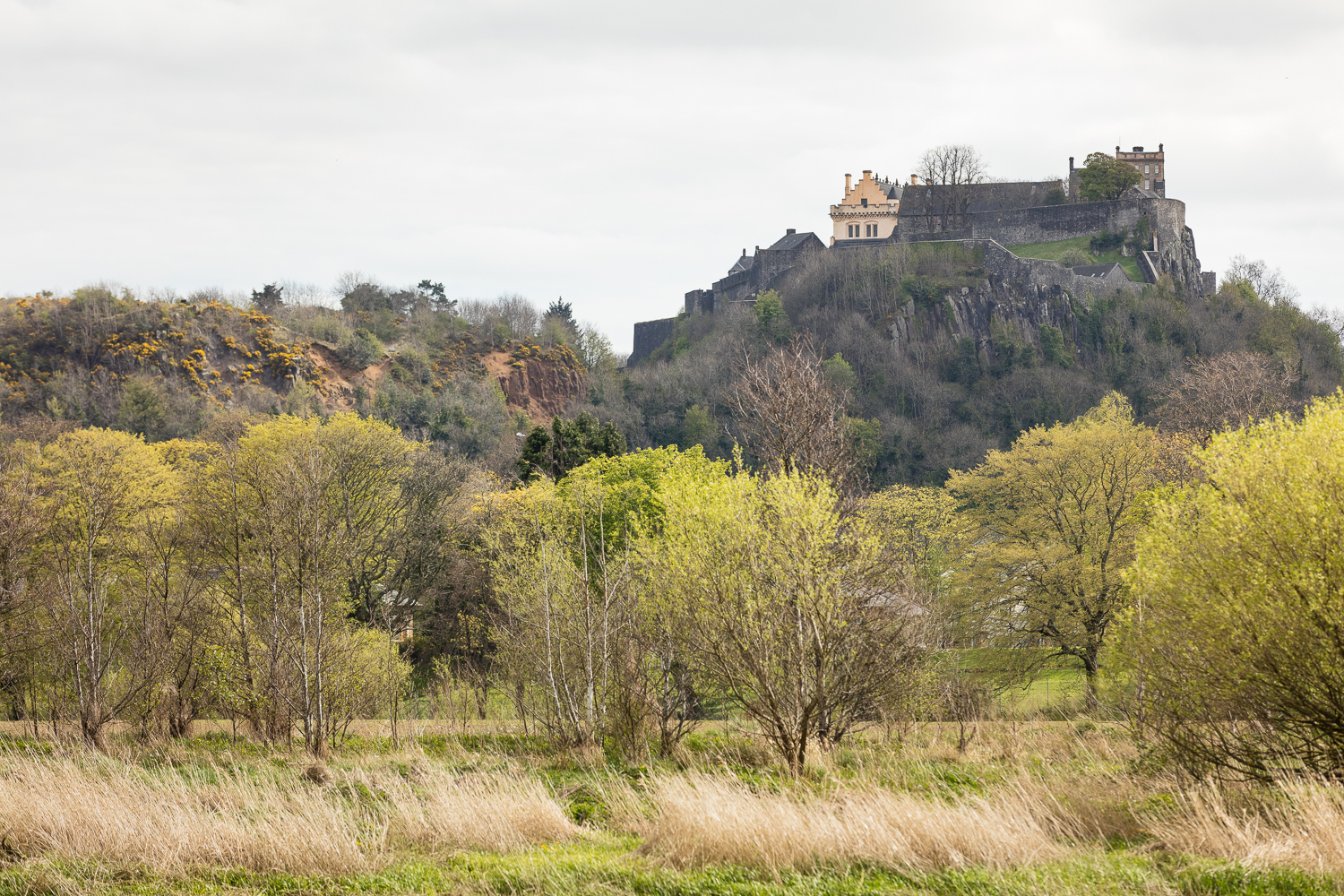 Castalla has a lot in common with Scotland. It reminded us of Stirling but then in the colour beige.