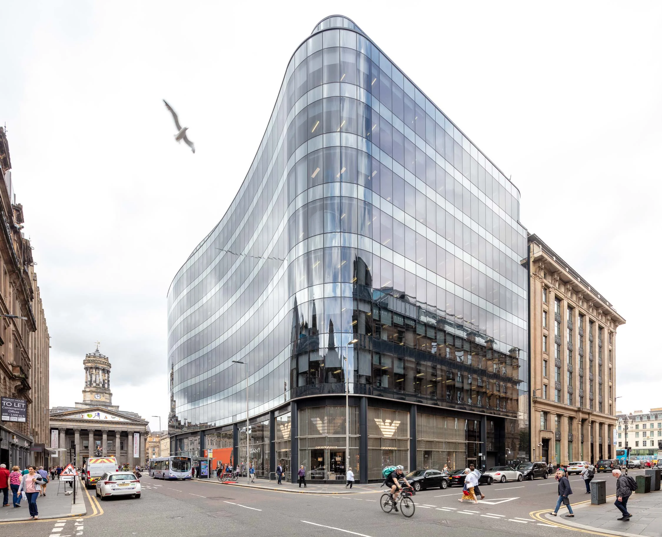 Grade A office space in Glasgow, IngramStreet / HannoverStreet / QueenStreet. 110 Queen Street is a mixed-use development offering retail and office space totalling an impressive 224,000ft² encased within a concave façade of curtain wall glazing. It offers one of the best addresses in Glasgow’s central business district. It won the Scottish Property Awards in the Architectural Excellence Awards category (Commercial Buildings 2016).