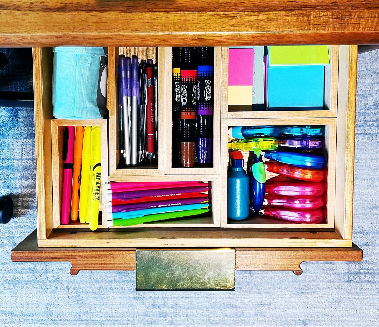 PERFECT MATCH⁣
⁣
When the drawer inserts look like they were made custom for the desk 🤌🏼 ⁣
⁣
#organizedsimplicity #home #organization #professionalorganizers #atlanta #organizedhome #atlantaorganizers #homeorganization #organizing