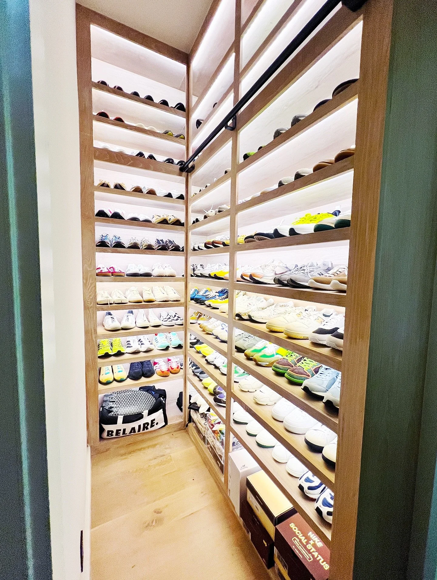A new rotation of shoes make their appearance in this custom shoe closet. If you can see it you might just wear it 🤯