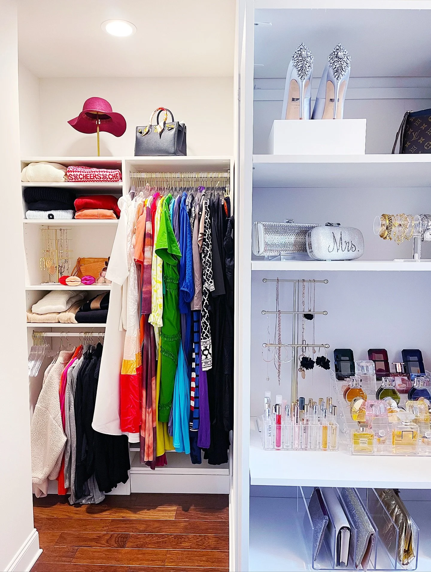 HOLIDAY READY⁣
⁣
The season is quickly sneaking up on us, don&rsquo;t get caught last minute overwhelmed in a disorganized space trying to find something to wear. Need some assistance, we&rsquo;re ready to help! Reach out through the link on our bio,