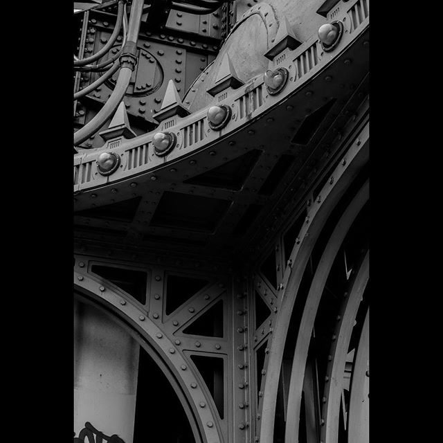 Manhattan Bridge 
detail 1
Suspension Bridge / Steel / 1912
.
.
.
.
.
.
.
.
.
.
#nyc #brooklyn #newyorkcity #manhattanbridge #blackandwhitephotography #engineering #aesthetic #snapshot #moodygrams #welivetoexplore #mood #travelgram #explore #instapho