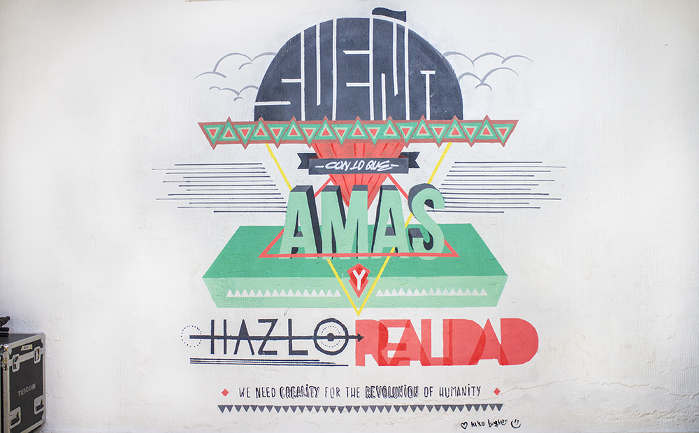 SUENIA_CON_LO_QUE_AMAS.png