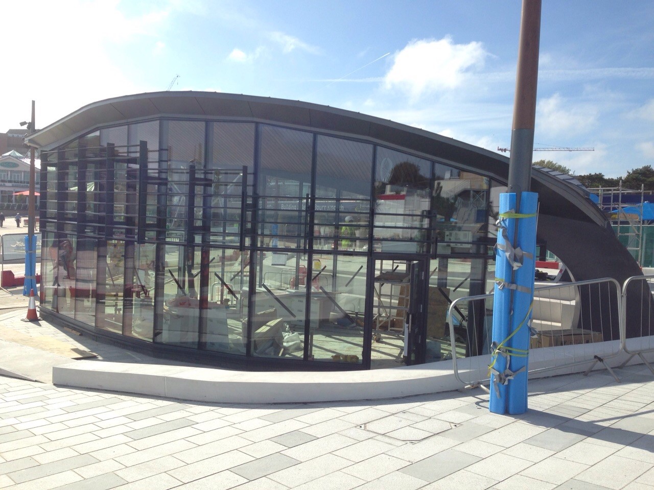 kioskglassfront2.jpg