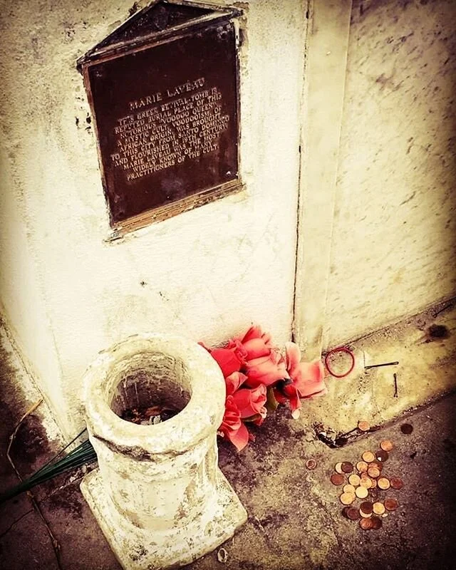 🌸3 years ago. New Orleans. 🌸
I visited Marie Laveau and left her a pink hair tie 💕 .
.
.
#marielaveau #neworleans #voodoo #hairstylist #powerfulwomen #jamiebstylin #mua #traveler #wanderlust #quarantine #philly #mualife #stircrazy #travel #letsgos