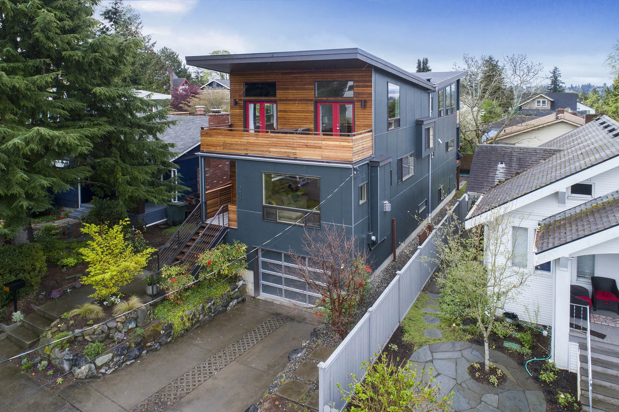 JUST SOLD | Gatewood NW Contemporary View Home